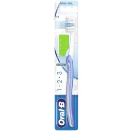 Oral-B 123 Indicator Toothbrush 40 Medium